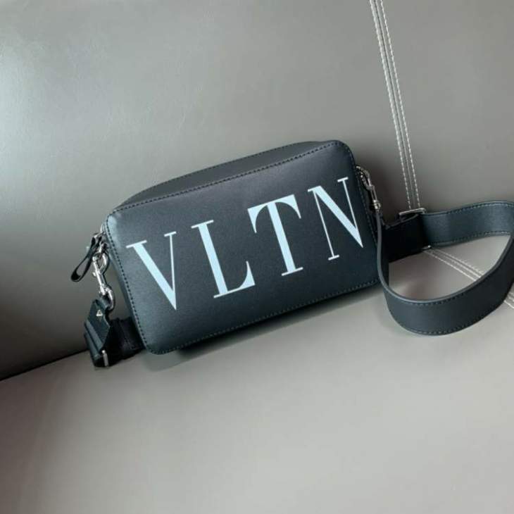 Picture of Valentino Handbags _SKUfw124530394fw